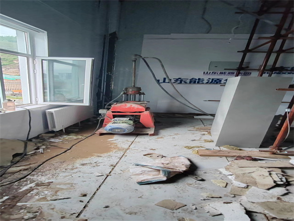 陈巴尔虎地基基础下沉墙体裂缝加固注浆顶升施工